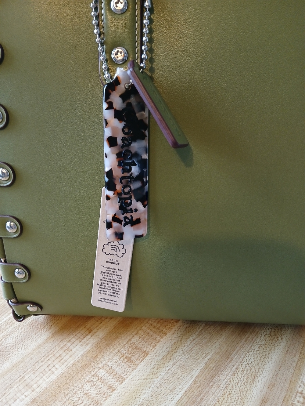 Coach Coachtopia NWT Green Tote/Crossbody W/Pouch & Coachtopia Dustbag - Picture 7 of 12